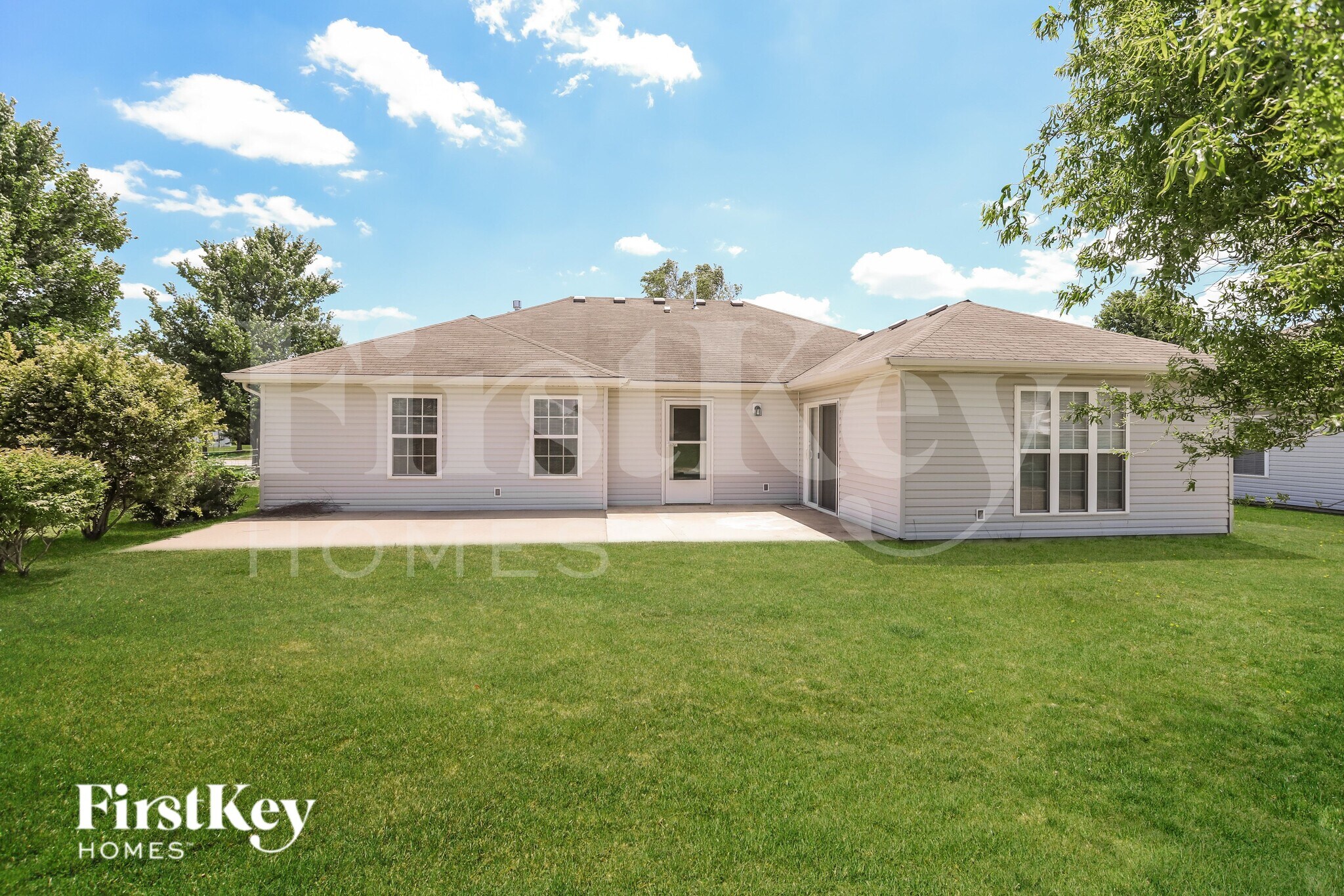 Building Photo - 724 Bristol Dr