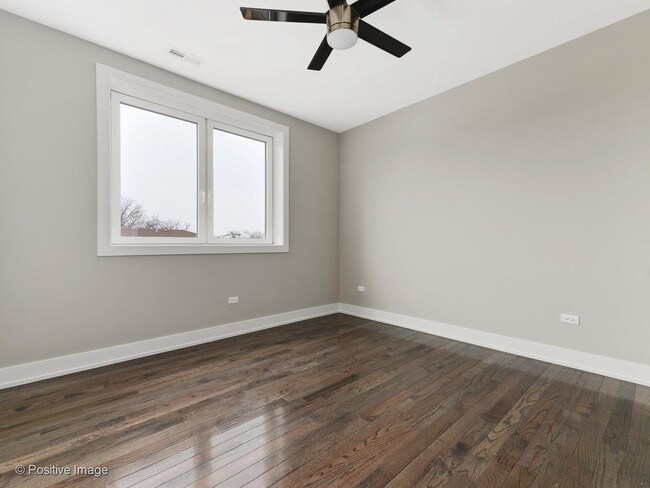 Building Photo - 6109 N Elston Ave