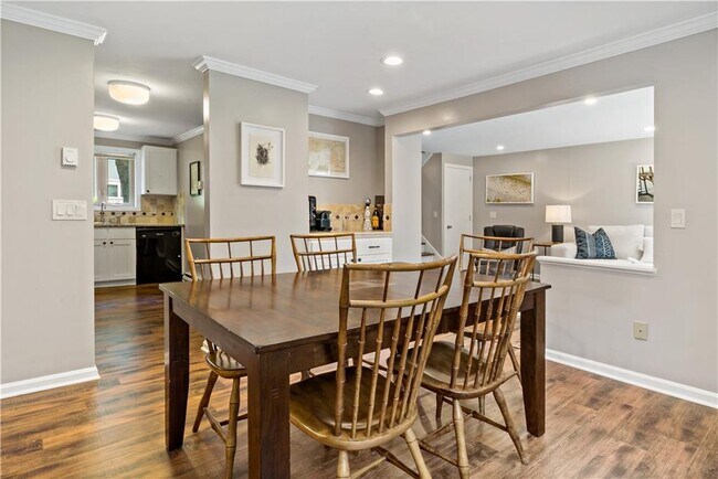 Building Photo - 335 S Pier Rd