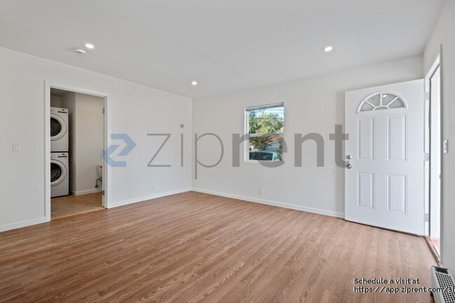 Building Photo - 3721 Northridge Dr