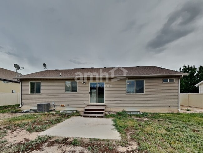 Building Photo - 2095 E Shadow Dr