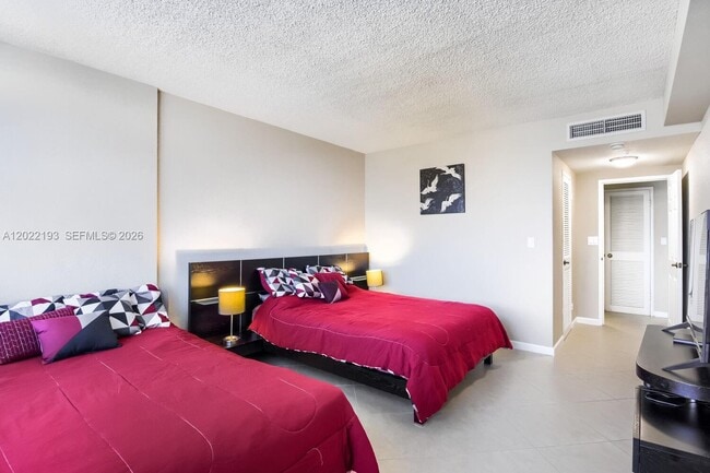 Building Photo - 2501 S Ocean Dr