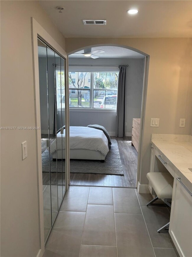 Building Photo - 6700 NW 114th Ave