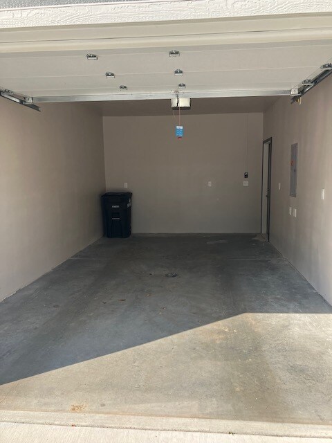 Building Photo - 705 S Davison St