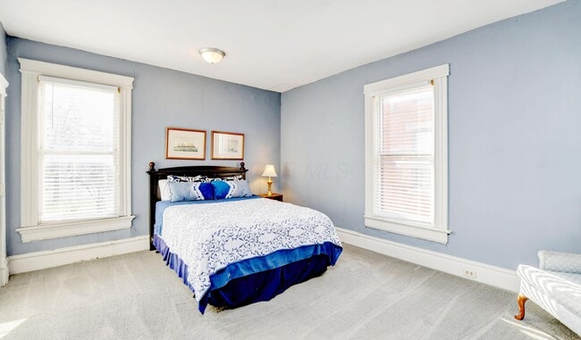 Building Photo - 705 Bryden Rd