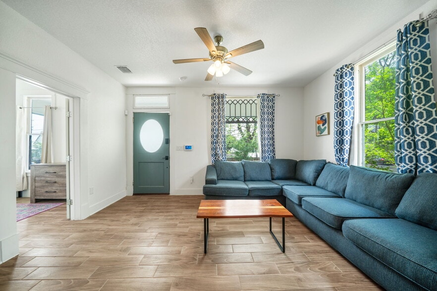 Building Photo - 247 Princeton Ave