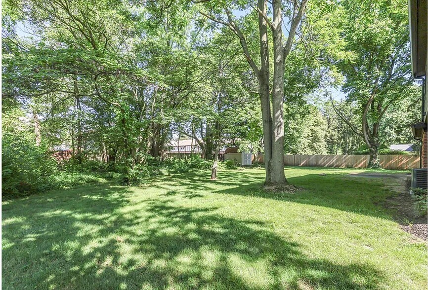 Building Photo - 11506 Rolling Springs Dr
