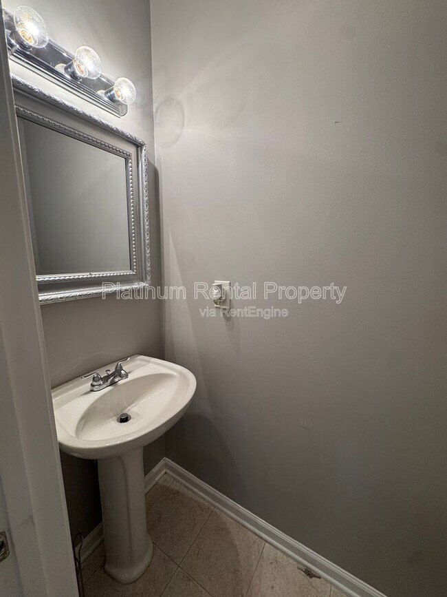 Building Photo - 231 Beckenham Ln