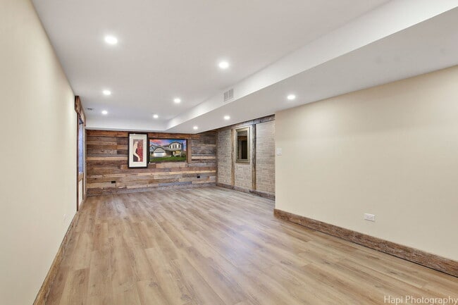 Building Photo - 188 N Cornerstone Dr