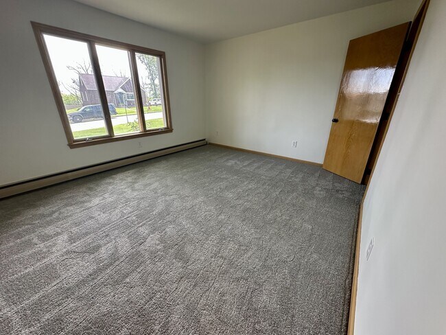Building Photo - 2845 Blake Ave NW