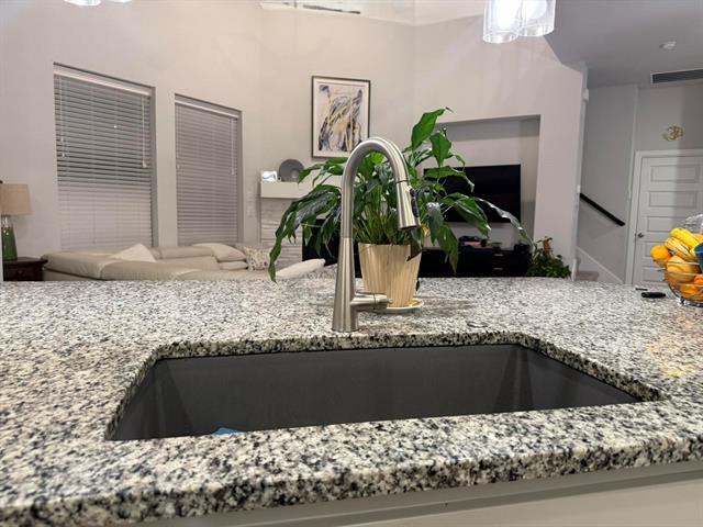 Building Photo - 1803 Desert Willow Wy