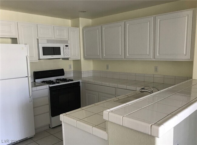 Building Photo - 10730 Amber Ridge Dr
