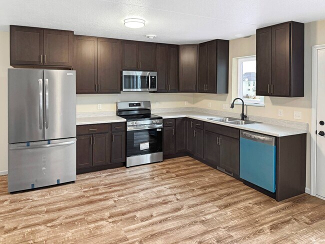 Building Photo - 607 W Main St