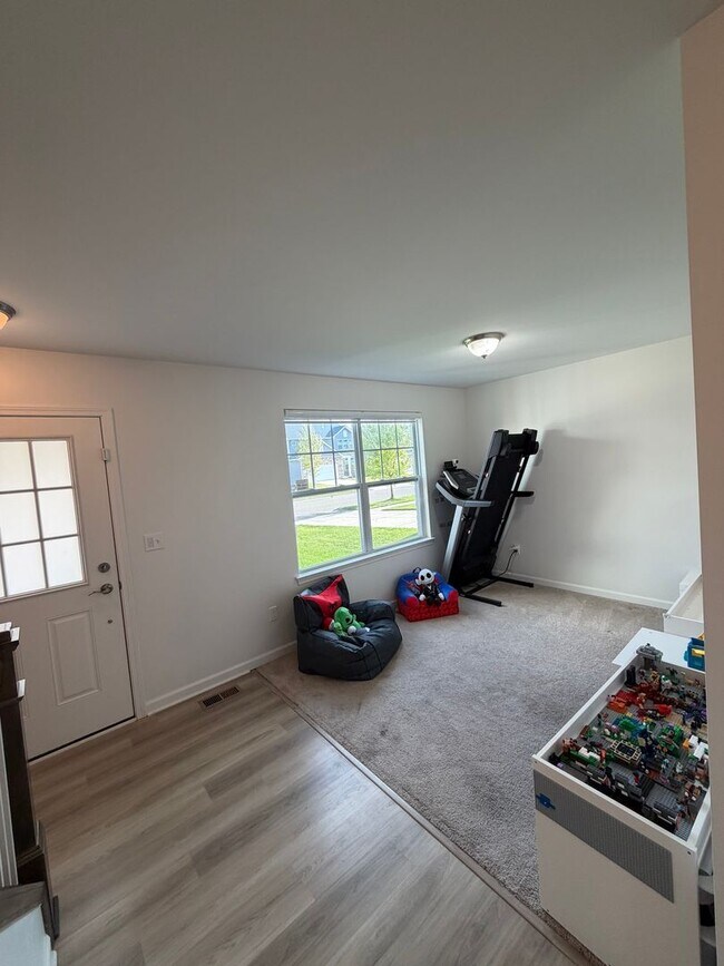 Building Photo - Beautiful and serene water view home in a secluded neighborhood!  2nd floor laundry!