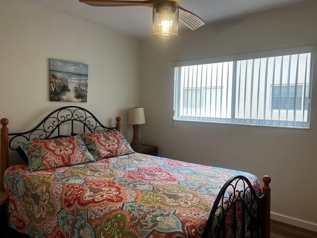 Building Photo - 2BD/1BA on Venice Island