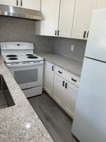 Building Photo - 502 Hope Ter