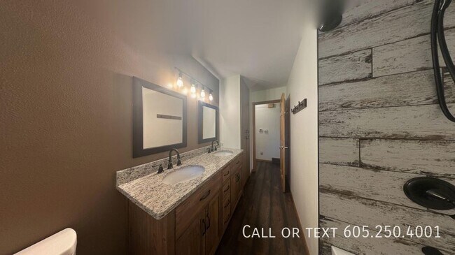 Building Photo - Spacious, Stylish, and Convenient Living