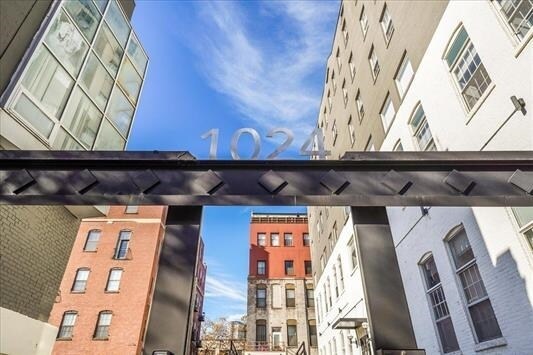 Building Photo - 1024 Clinton St