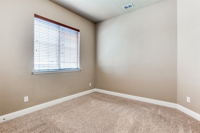 Building Photo - 1904 Brown Stone Dr