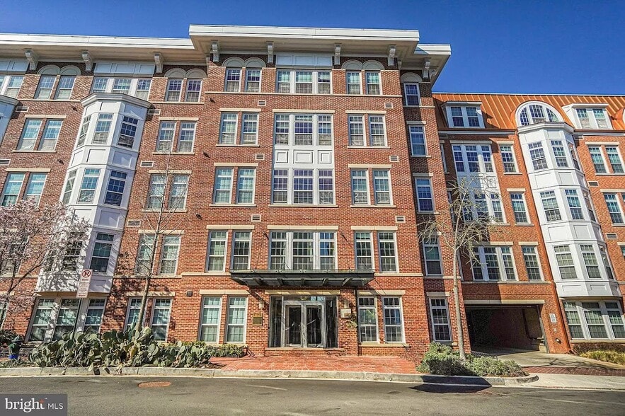 Building Photo - 1451 Belmont St NW