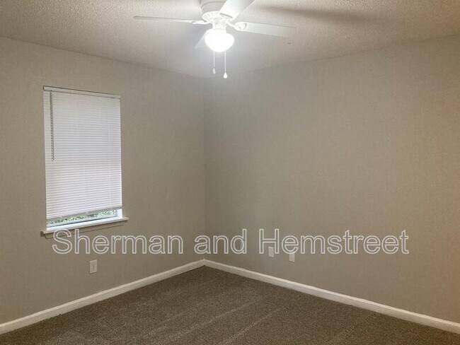 Building Photo - 506 Commons Dr