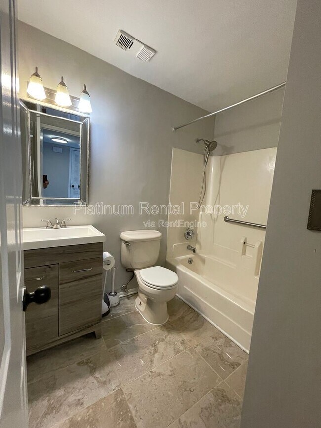 Building Photo - 1166 Booth Rd