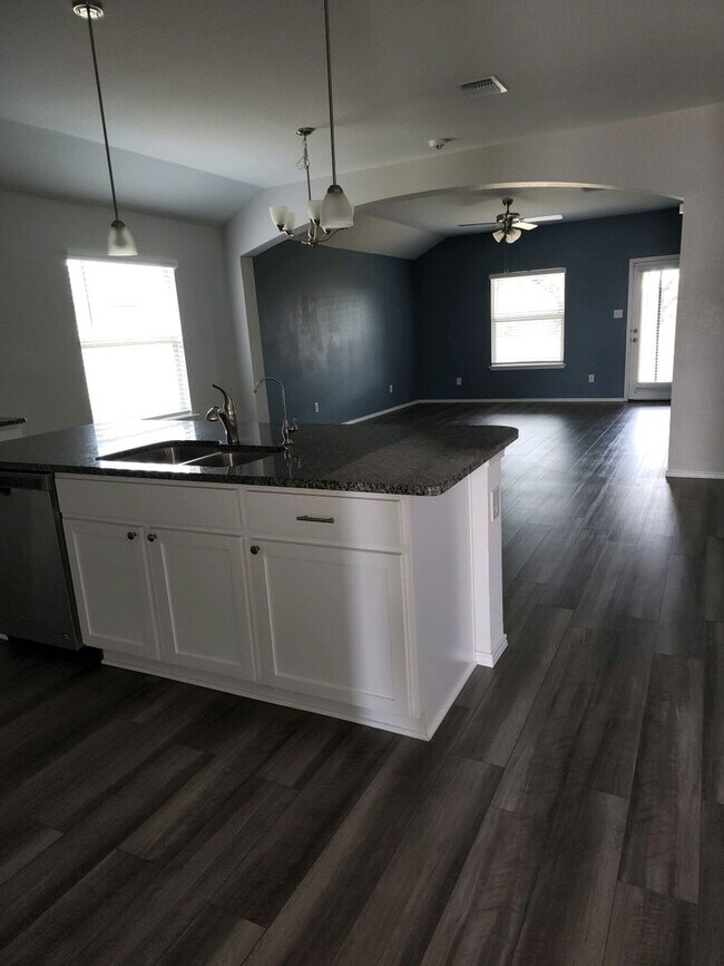 Building Photo - 1808 Fall Creek Ct
