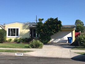 Building Photo - 12214 Aneta St