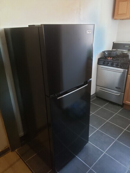 Building Photo - 8 Farley Ave