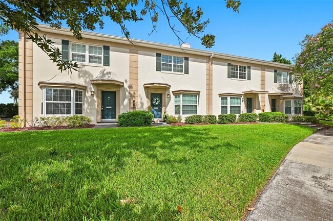 Building Photo - 10315 Carrollwood Ln