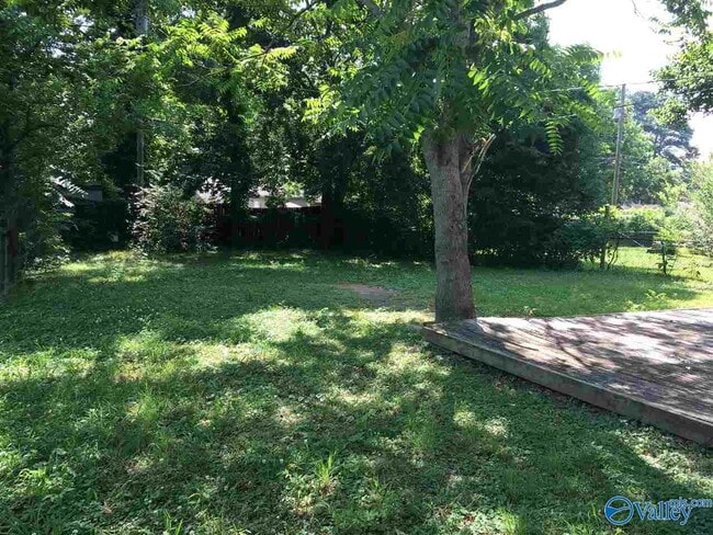 Building Photo - 1020 Fairway Dr NW