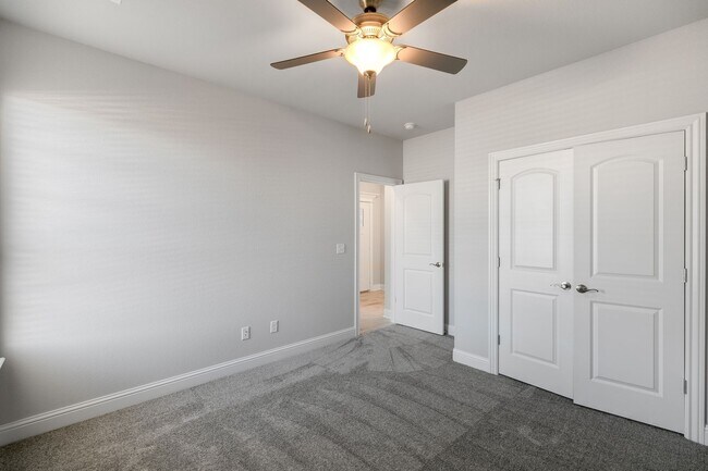 Building Photo - 500 Piper Ln