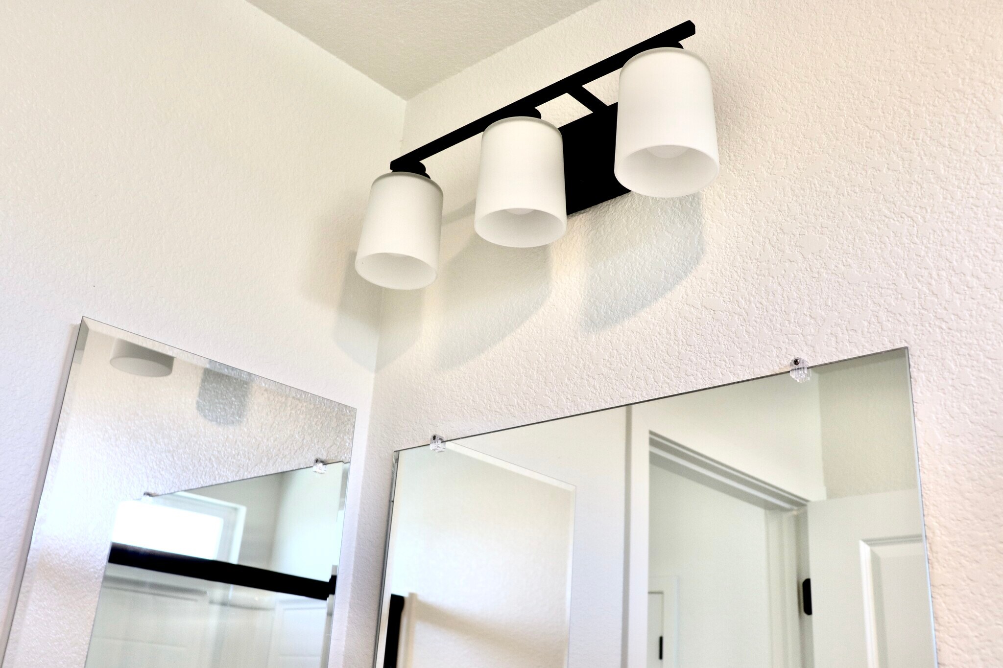 Building Photo - 1536 Minories Dr