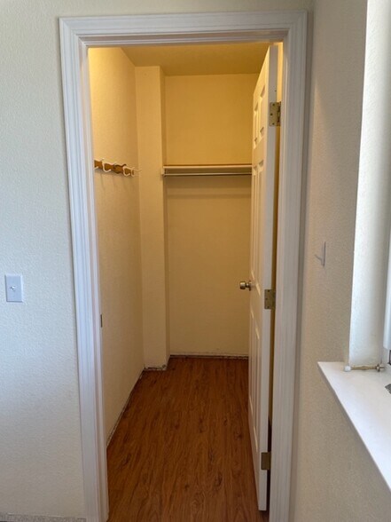 Building Photo - 535 Canyon View Drive