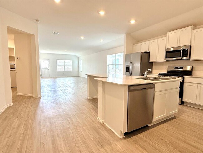 Building Photo - 289 Sormonne Lp