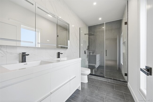 Building Photo - 67 Paulding Ln