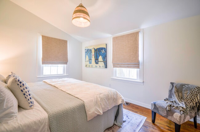 Building Photo - 385 Sherman Ave