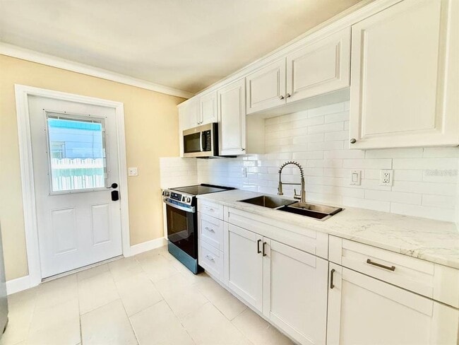 Building Photo - 151 148TH Ave E