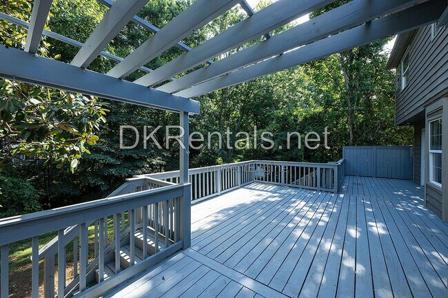 Building Photo - 114 Eagle Glen Dr