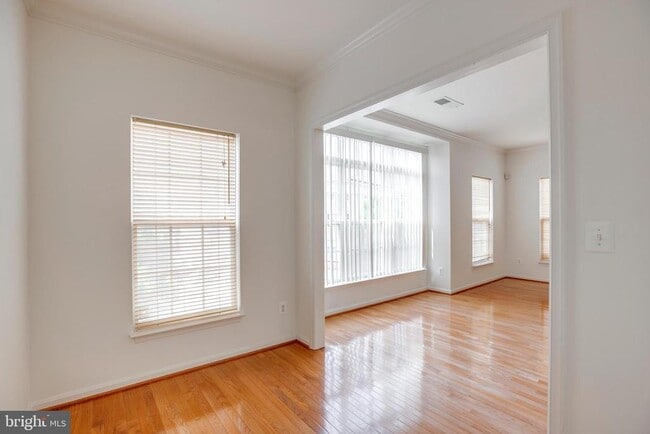 Building Photo - 42670 Hollyhock Terrace