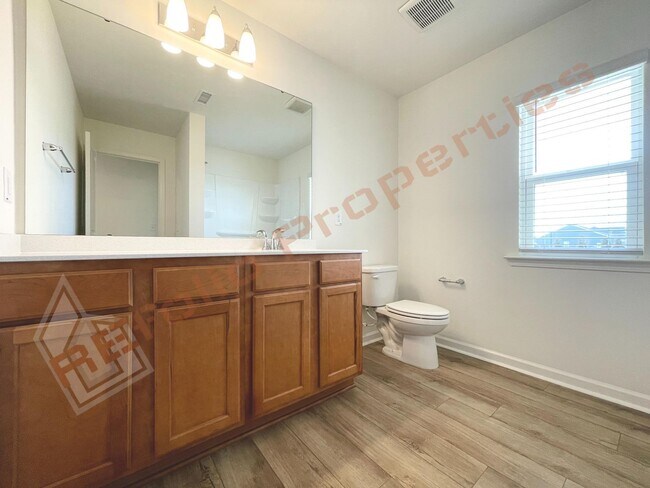 Building Photo - 6117 Oak Psge Dr