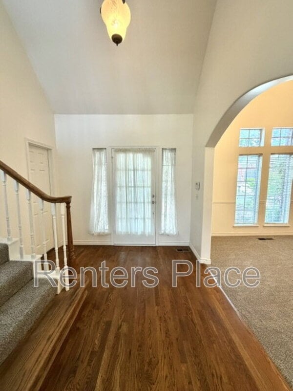 Building Photo - 8523 S 70th E Ave