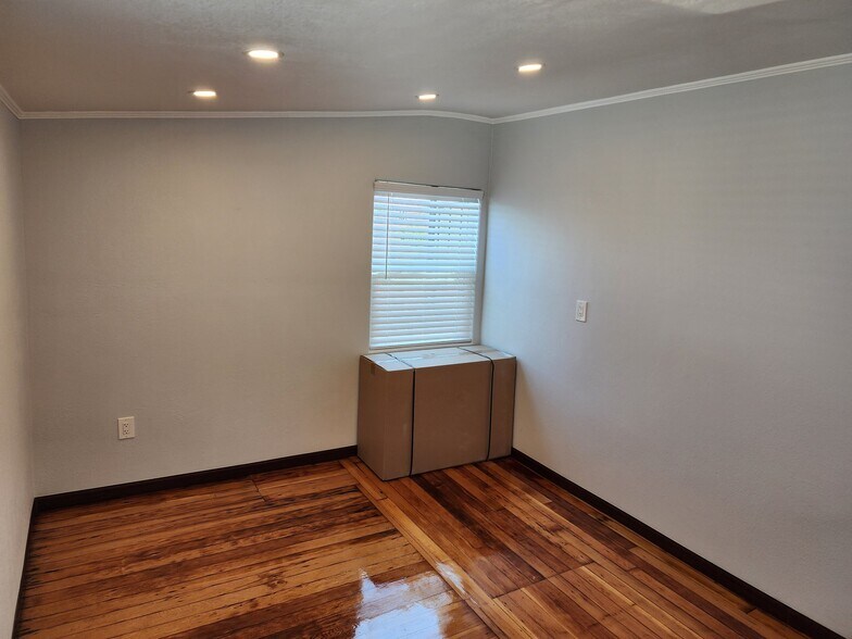 Building Photo - 3684 43rd St