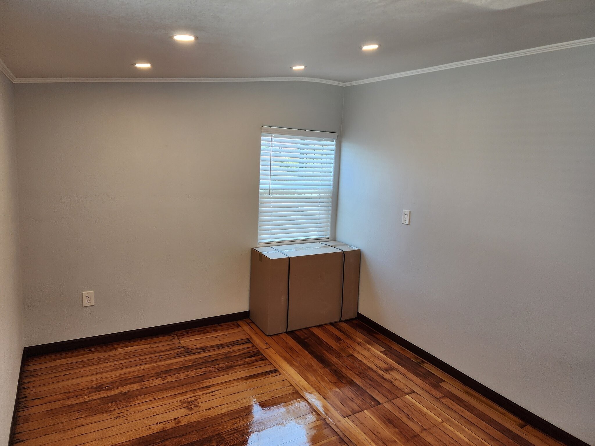 Building Photo - 3684 43rd St