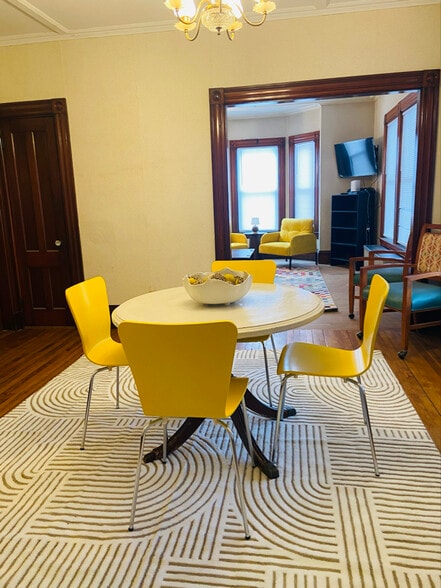 Building Photo - 32 Summer St