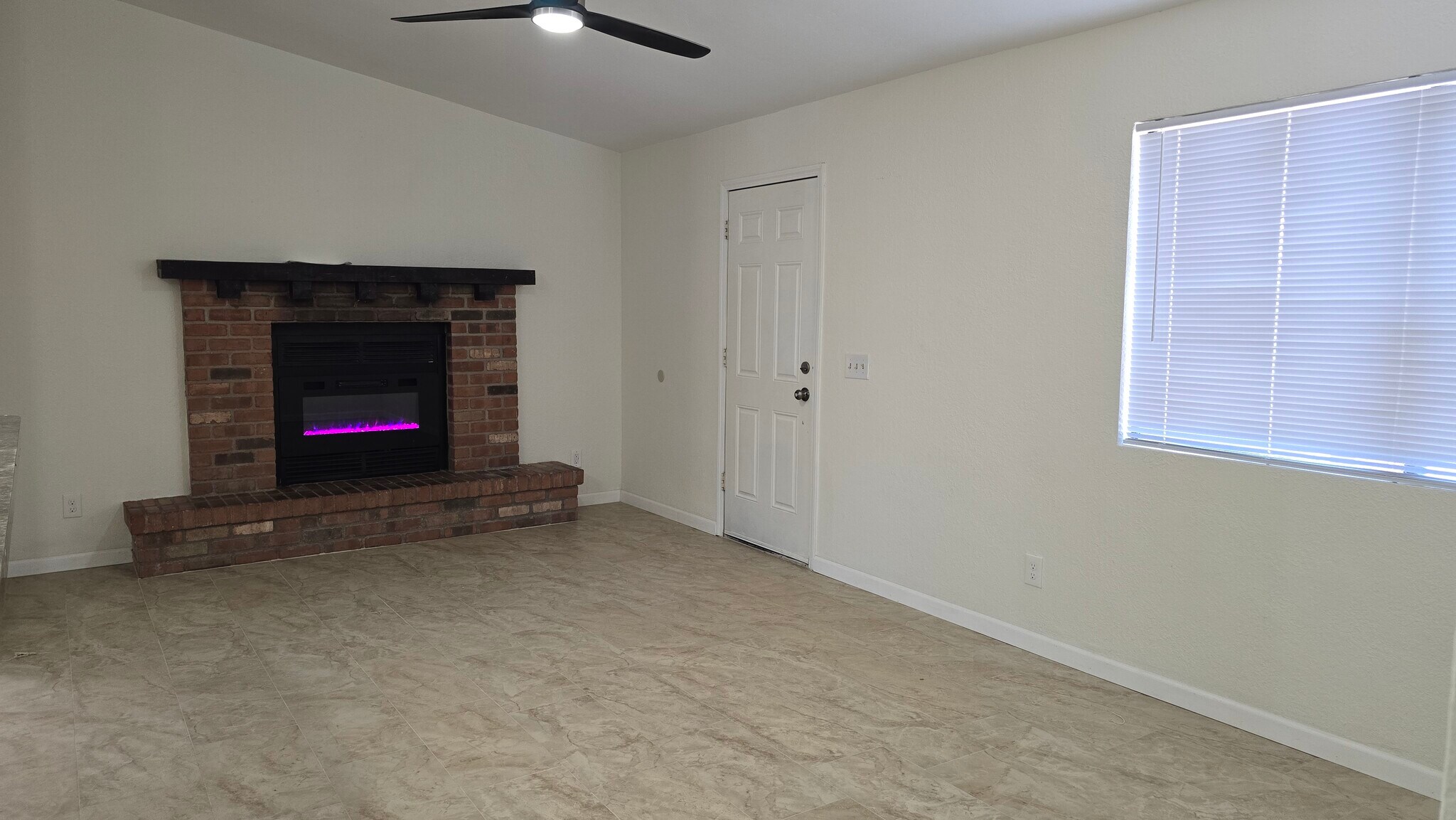 Family Room - 6140 S Springbrook Dr
