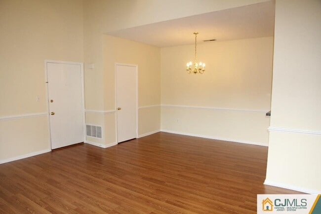 Building Photo - 9006 Tamarron Dr
