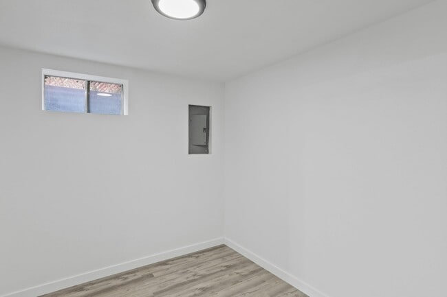 Building Photo - 5125 N Lidgerwood St