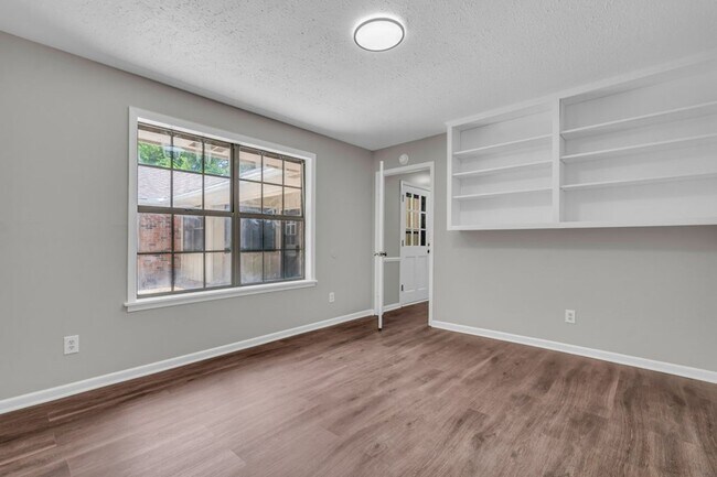Building Photo - 1315 Ruffwood Rd