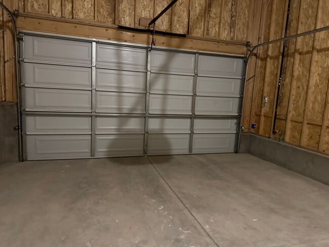 Building Photo - Spacious and Updated 3 Bedroom Home with Attached Garage in Longmont Available for June!